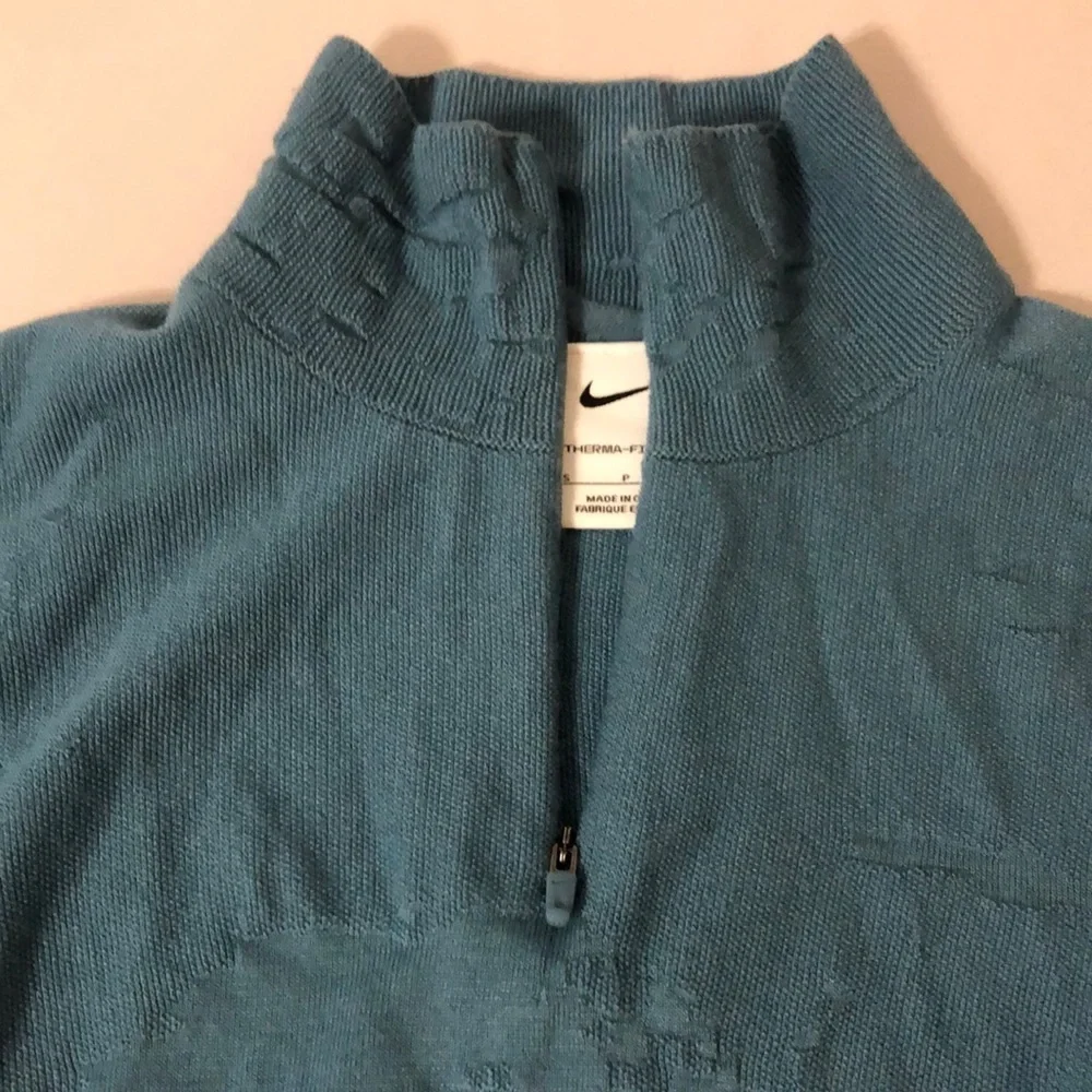Women's Noise Aqua Textured Pattern Running Long Sleeve Mock Neck 1/4 zip Top